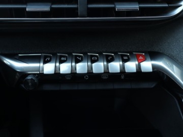 Peugeot 3008 II Crossover 1.2 PureTech 130KM 2017 Peugeot 3008 1.2 PureTech, Salon Polska, Skóra, zdjęcie 15