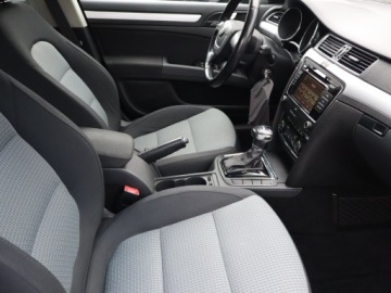 Skoda Superb II Sedan 2.0 TSI 200KM 2010 Skoda Superb 2.0 TSI, Salon Polska, DSG, Xenon, zdjęcie 8