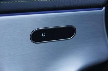 Mercedes Klasa A W177/V177 Hatchback 1.5 180d 116KM 2018 Mercedes-Benz Klasa A 1.5 Diesel 115 KM, Pakiet AMG, Navi, Kamera, Full LE, zdjęcie 26