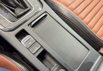 Volkswagen Passat B8 Variant Facelifting 2.0 TDI SCR 150KM 2022 Volkswagen Passat Unikatowe wyposazenie - Masaze - 4 kamery - LED Matrix -, zdjęcie 30