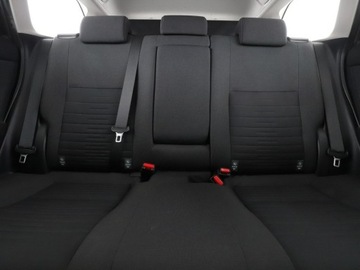 Toyota Auris II Touring Sports Facelifting 1.8 Hybrid 136KM 2016 Toyota Auris HEV automat navi kamera cofania, zdjęcie 17