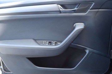 Skoda Superb III Kombi Plug-In Hybrid 1.4 TSI Plug-In-Hybrid 218KM 2021 Skoda Superb Style Combi IV Plug-In Hak Kessy Matrix NaviColumbus 19 ASO, zdjęcie 26