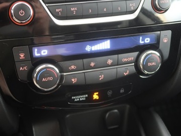 Nissan Qashqai II Crossover 1.2 DIG-T 115KM 2014 Nissan Qashqai 1.2 DIG-T, Salon Polska, Klima, zdjęcie 11