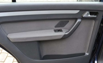 Volkswagen Touran II 1.6 TDI 105KM 2011 Volkswagen Touran Volkswagen Touran 1.6 Diesel 105KM, zdjęcie 35