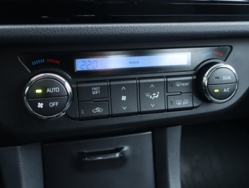 Toyota Corolla XI Sedan 1.6 Valvematic 132KM 2015 Toyota Corolla 1.6 Valvematic, Salon Polska, zdjęcie 17