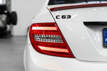 Mercedes Klasa C W205 2013 Mercedes C 63 AMG Performance Edition 1 of 20., zdjęcie 18