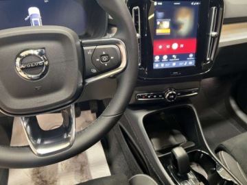 Volvo XC40 Crossover Facelifting 2.0 B4 197KM 2026 2.0 B4 Plus Black Edition (197 KM) Kamera o zasięgu 360, zdjęcie 11