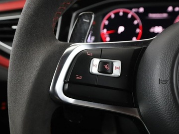Volkswagen Polo VI GTI 2.0 TSI 200KM 2018 Volkswagen Polo DSG full LED navi klima auto, zdjęcie 30