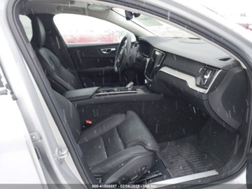 Volvo V60 II  2023 Volvo V60 Cross Country B5 Ultimate 2023 2.0l 2.0 Benzyna 247KM, zdjęcie 10