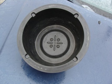 KUBEŁ POKRYWA KOŁA ZAPASOWEGO MERCEDES 124 W124