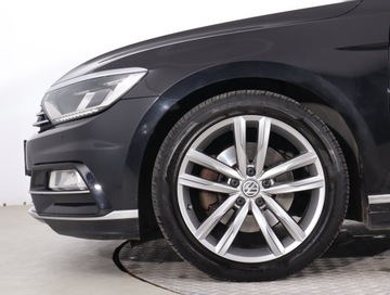 Volkswagen Passat B8 Variant 2.0 TDI BlueMotion SCR 150KM 2017 VW Passat 2.0 TDI, Automat, Skóra, Navi, Klima, zdjęcie 14