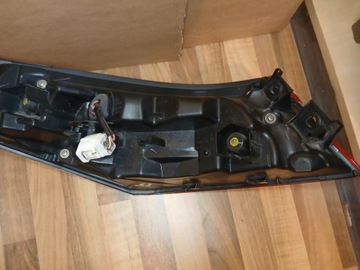 PALCŮ PĚKNÝ SVĚTLO PRAVÁ ZADNÍ TOYOTA CAMRY IX 19R ORIGINÁLNÍ EU