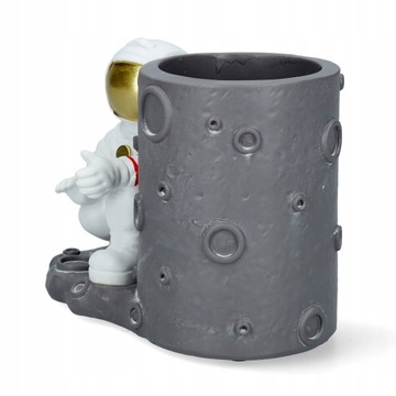 НАСТОЛЬНЫЙ ОРГАНАЙЗЕР ИНСТРУМЕНТЫ ФИГУРКА КОСМОНАВТА