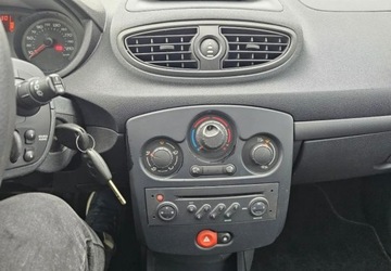 Renault Clio III Hatchback 5d 1.5 dCi 68KM 2008 Renault Clio swiezo sprowadzone, zarejestrowane, zdjęcie 11