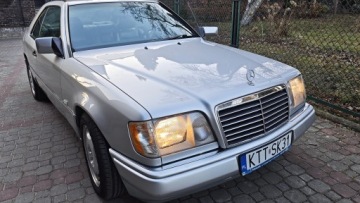 Mercedes Klasa E W124 Coupe 2.0 136KM 1995 MERCEDES-BENZ C124 E200 2.0 benzyna 136KM 1995r, zdjęcie 3