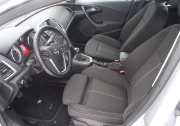 Opel Astra J Sports Tourer Facelifting 1.6 CDTI ecoFLEX 110KM 2015 Opel Astra 1.6 CDTI 110KM Okazja Sprowadzony Oplacony 1.6 Diesel 110KM, zdjęcie 9