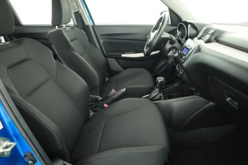 Suzuki Swift VI Hatchback Facelifting 1.2 DualJet SHVS 83KM 2020 Suzuki Swift 1.2, Salon Polska, Automat, VAT 23%, zdjęcie 6