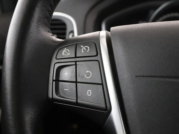 Volvo V40 II Hatchback Facelifting 2.0 D3 150KM 2018 Volvo V40 Automat navi klima auto czujniki, zdjęcie 29