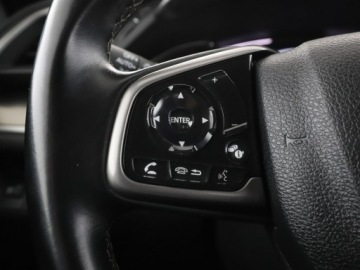 Honda Civic X Hatchback 5d 1.0 VTEC TURBO 126KM 2019 Honda Civic full LED navi klima auto grzane fotele, zdjęcie 31