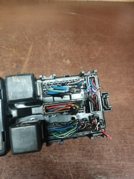 MITSUBISHI PAJERO II 2.8TD 4M40 SKŘÍŇKA POJISTEK