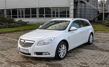 Opel Insignia I Sports Tourer 2.0 Turbo ECOTEC 220KM 2009 Opel Insignia 2,0T (220KM) 164 tys. km Skory 2.0 Benzyna 220KM