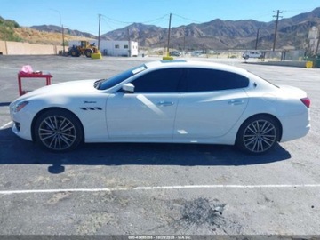 Maserati Quattroporte II 2022 Maserati Quattroporte Modena 2022 3.0l 3.0 Benzyna 424KM, zdjęcie 2