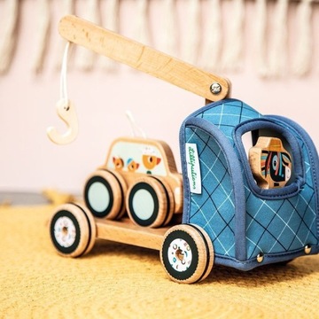 Lilliputiens Деревянный буксир с крюком и автомобилем