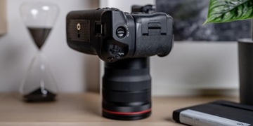 Аккумуляторная ручка Newell BG-R10 для Canon EOS R5/R6