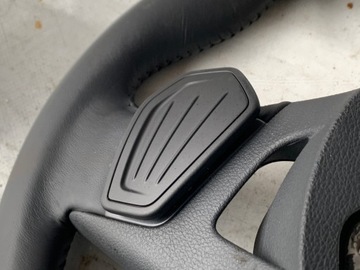 РУЛЕВОЕ КОЛЕСО SKODA OCTAVIA IV С ПОДОГРЕВОМ КОЖАНЫХ ЛЕЗВИЙ