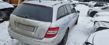 Mercedes Klasa C W204 2009 Mercedes-Benz Klasa C 2009r, 1.8 Benzyna. AUTOMAT. Lekko uszkodzony przod., zdjęcie 3