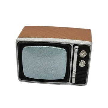 Telewizor w kształcie domku dla lalek w skali 1:12 w stylu retro.