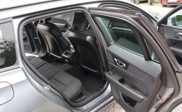 Volvo V60 II  Kombi 2.0 D3 150KM 2019 Volvo V60 NAVIGACJA, Grzane Fotele, Multifunkcja, Tempomat, Czujniki, Auto, zdjęcie 11