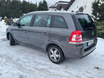 Opel Zafira B 1.8 ECOTEC 140KM 2012 Opel Zafira LiFt 1.8 140KM 7-osobowa TOP Nawigacja Xeonony Alu Sprawdz, zdjęcie 13