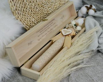 КРЕЩЕННАЯ СВЕЧА ДЛЯ КРЕЩЕНИЯ И ДЕРЕВЯННАЯ ШКАТУЛКА ДЛЯ СВЕЧИ, ЭКО ГРАВИРОВКА