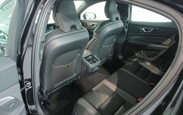 Volvo S60 III Sedan Facelifting 2.0 B5 250KM 2023 Volvo S60 Volvo S60 B5 B AWD Ultimate Dark 2.0 Benzyna 250KM, zdjęcie 23