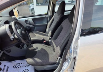 Toyota Aygo I Hatchback 3d 1.0 VVT-i 68KM 2011 Toyota Aygo 1,0 Ben Klima Benzyna 68KM, zdjęcie 5