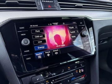 Volkswagen Passat B8 Variant Facelifting 2.0 TDI SCR 200KM 2022 Volkswagen Passat R-Line 4Mot. HarmanKardon LED Matrix Hak Kamera Cofania, zdjęcie 22