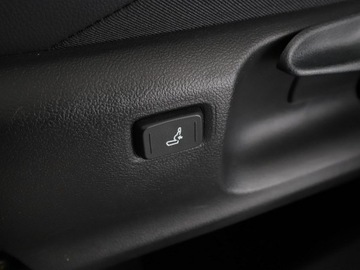 Toyota C-HR I Crossover Facelifting 2.0 Hybrid Dynamic Force 184KM 2023 Toyota C-HR FV23% full LED navi klima auto kamera, zdjęcie 39