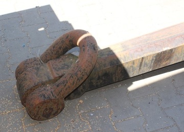 Большой якорь с корабля водоизмещением 2,1 тонны