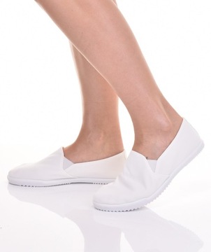 БЕЛЫЕ ГИБКИЕ КРОССОВКИ ЖЕНСКИЕ ТУФЛИ ИЗ ЛАЙКРЫ, НА РЕЗИНКАХ