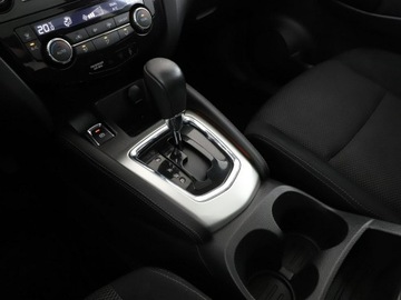 Nissan Qashqai II Crossover 1.6 dCi 130KM 2015 Nissan Qashqai automat navi klima auto kamera 360, zdjęcie 26