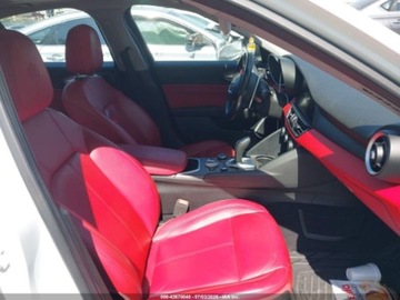 Alfa Romeo Giulia II Sedan Facelifting 2.0 Turbo 280KM 2020 Alfa Romeo Giulia Ti 2020 2.0l 2.0 Benzyna 280KM, zdjęcie 9