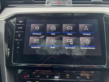Volkswagen Passat B8 Variant Facelifting 2.0 TDI SCR 200KM 2022 Volkswagen Passat TDI 200KM R-Line DSG Harman Kardon LED Matrix Panora, zdjęcie 17