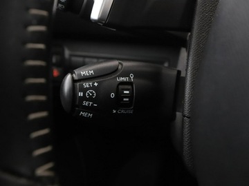 Peugeot 308 II Hatchback Facelifting 1.2 PureTech 130KM 2019 Peugeot 308 Allure automat panorama navi PDC, zdjęcie 32