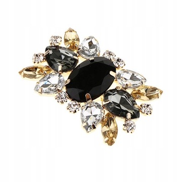 Украшение обуви хрустальной пряжкой