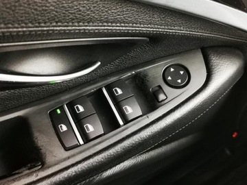 BMW Seria 5 F10-F11 Limuzyna 520d 184KM 2010 BMW 5 520D, F10, Automat, PDC, Podgrzewane fotele, zdjęcie 8