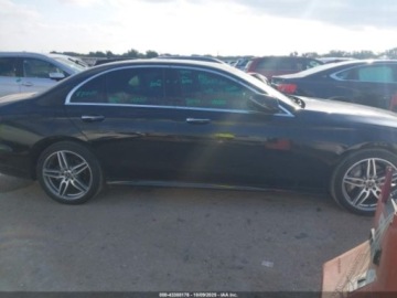 Mercedes Klasa E W213 2019 Mercedes-Benz Klasa E 300, 2019r., 2.0L 2.0 Benzyna 241KM, zdjęcie 6