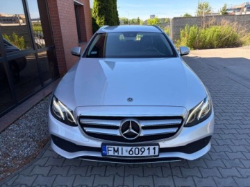 Mercedes Klasa E W213 Kombi 2.0 220d 194KM 2019 Mercedes-Benz Klasa E 2.0 diesel 194 KM zarej w PL automat zadbany ksia, zdjęcie 4
