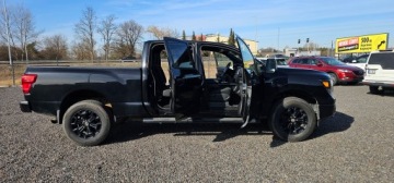 Nissan Titan 2019 Nissan Titan XD 5.0 V8 Cummins Diesel 4x4 – 2019 rok, zdjęcie 2
