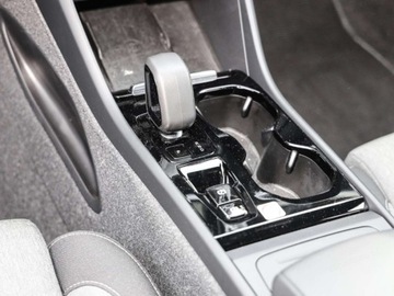 Volvo XC40 Crossover Facelifting 2.0 B3 163KM 2025 VOLVO XC40 B3 Plus Dark Suv 2.0 (163KM) 2025, zdjęcie 8